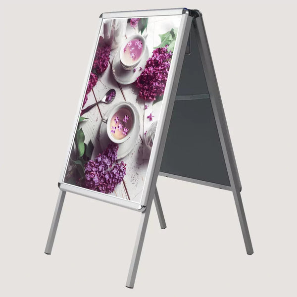 DittaDisplay Retail Solutions - Chevalet publicitaire stop-trottoir en aluminium werbestaffelei trottoirstopper aus aluminium aluminium sidewalk-stop advertising easel