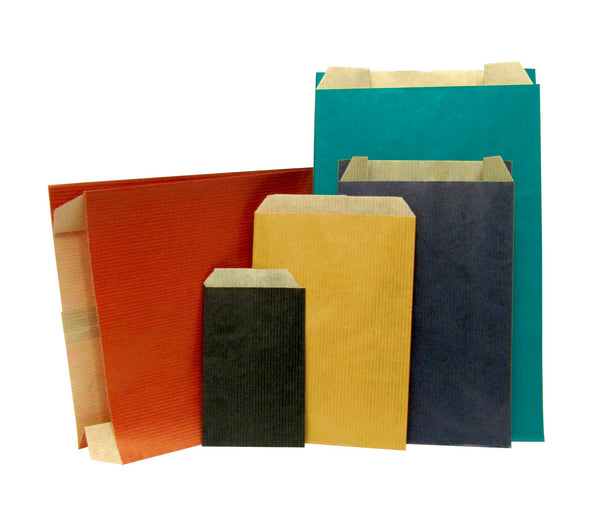 DittaDisplay Retail Solutions - Pochettes papier couleur sur kraft brun vergé gefärbte Papierhülle auf braunem Kraftpapier colored paper pouch on brown kraft paper