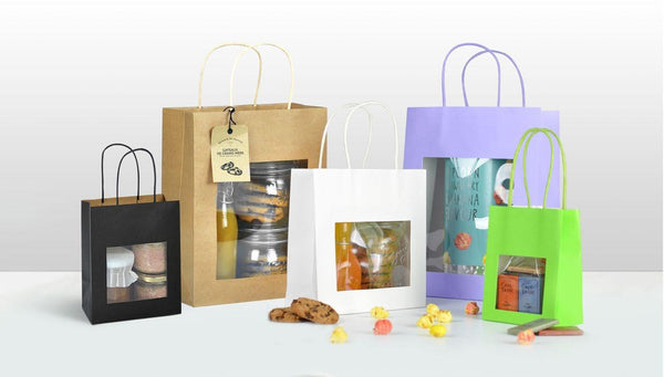 DittaDisplay Retail Solution | Sacs kraft 175gr avec fenêtre poignée torsadée 3 formats 5 couleurs Kraft bags 175gr with window twisted handle 3 sizes 5 colors Kraftbeutel 175gr mit Fensterdrehgriff 3 Größen 5 Farben