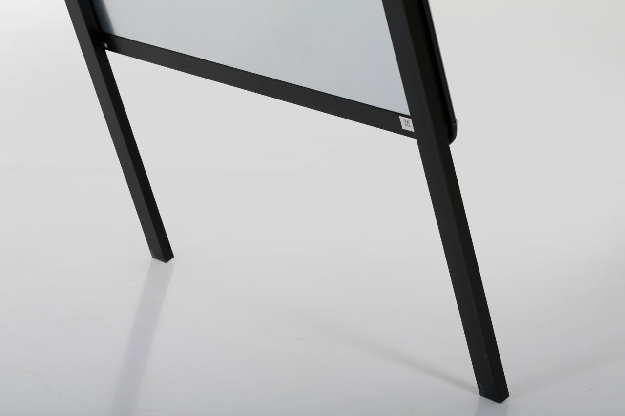 DittaDisplay Retail solutions panneau troittoir stop display double chevalet publicitaire aluminium noir Bürgersteigschild Haltestellendisplay doppelte schwarz Aluminium-Werbetafel pavement sign stop display double aluminium black advertising easel