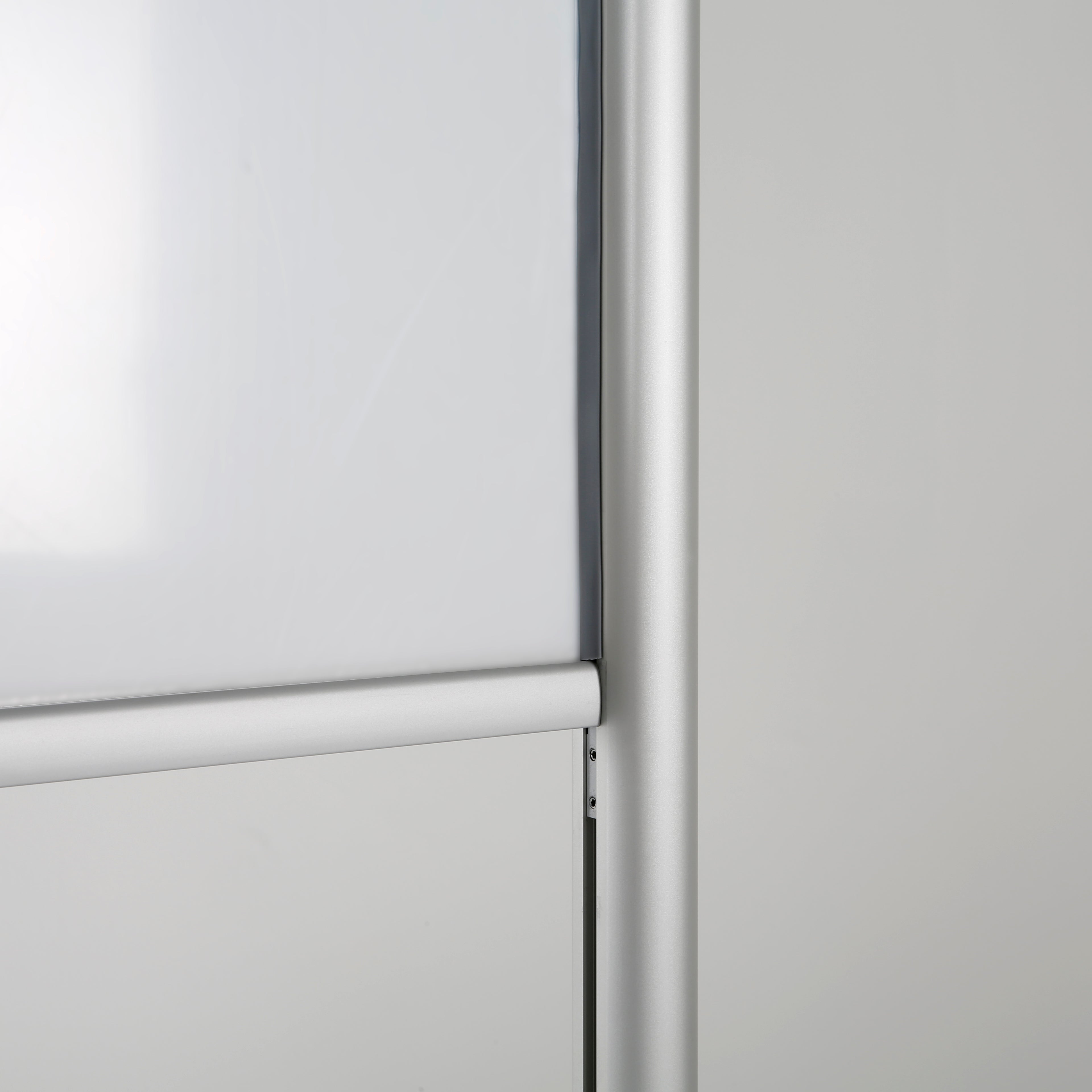 DittaDisplay retail solutions aluminium acrylic hygiene separator séparateur point de vente selling point Hygieneabscheider Einzelhandelsgeschäft