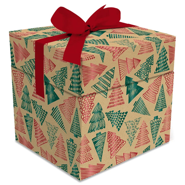 Boîte cube POP UP kraft avec décor sapins rouges et verts métallisés, ruban rouge intégré, emballage cadeau Noël professionnel