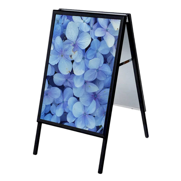 Chevalet publicitaire aluminium double face en situation en magasin, affichage professionnel