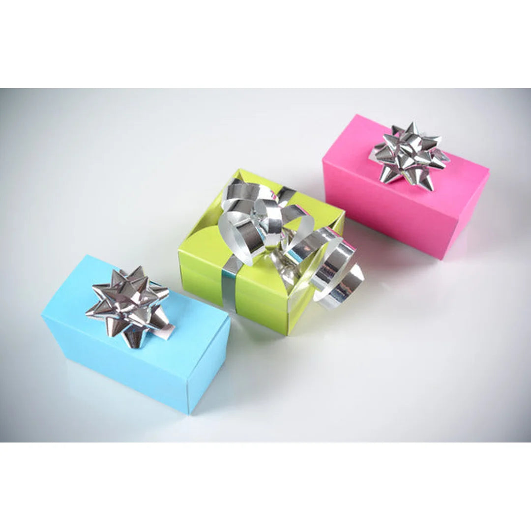 Étoiles adhésives décoratives argentées pour emballage cadeau en boutique