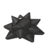 Étoiles adhésives noir crépon pour emballages et vitrines. Décoratives, pratiques et élégantes, idéales pour cadeaux et promotions.