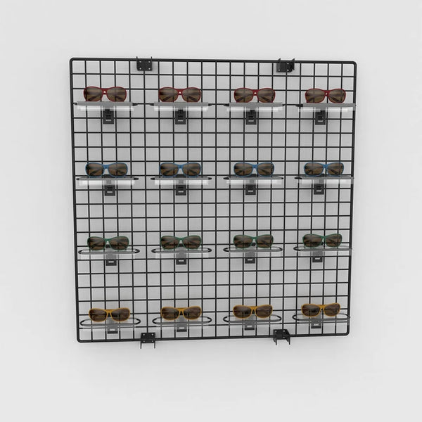 Grille murale à carrés de 5x5 cm en finition chromée pour agencement commerce
