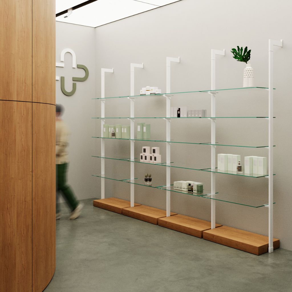 Optimisez l’exposition de vos produits avec un mobilier mural modulaire en métal et verre conçu pour les pharmacies, parapharmacies et espaces santé haut de gamme.