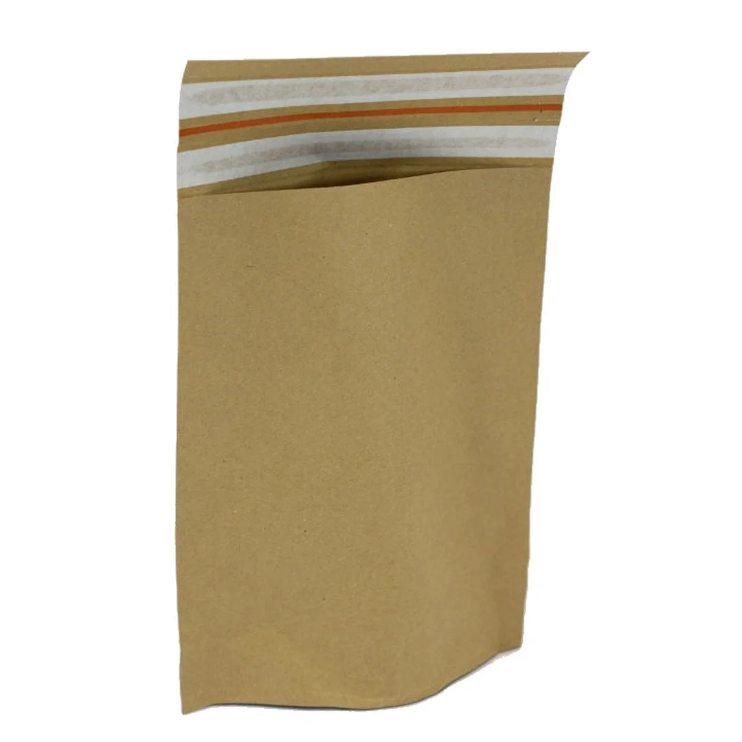 Détail de la pochette kraft d'expédition avec double bande adhésive et zone d'ouverture prédécoupée
