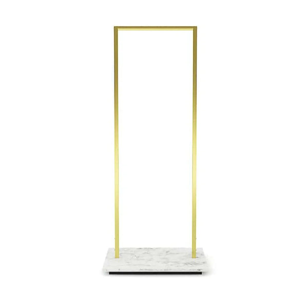 Portant vêtements design finition métal doré avec socle mélaminé aspect marbre — boutique haut de gamme