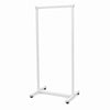 Portant vêtements en tube carré finition blanc mat hauteur 152cm pour boutique et showroom