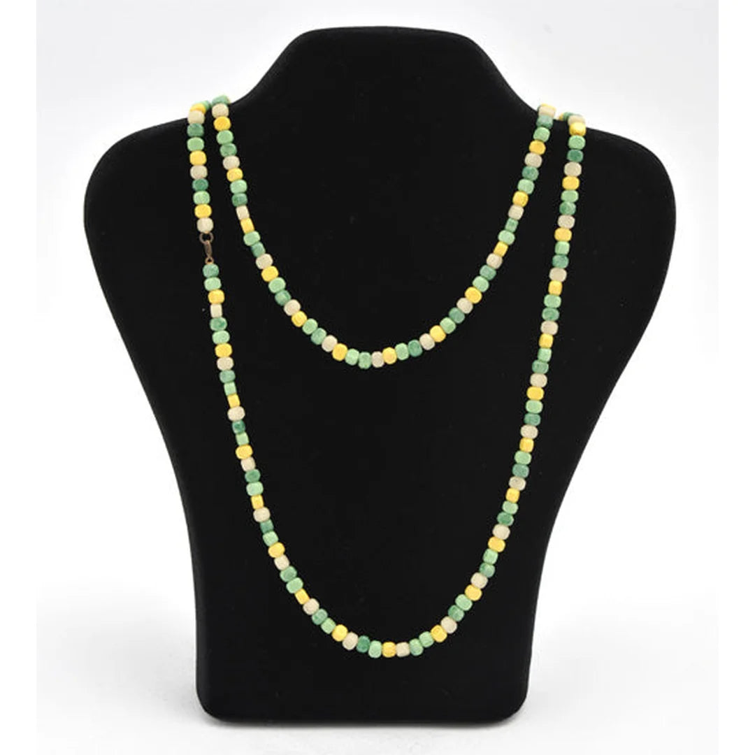 Présentoir à collier floqué velours noir et rouge 23 x 28 cm pour bijouterie professionnelle