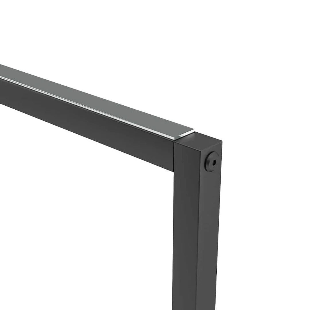 Protection en plexiglas sur barre de suspension pour portant vêtements magasin