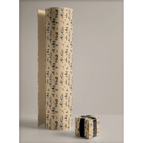 Détail du motif montagne et sports sur rouleau papier kraft brun pour boutiques et commerces