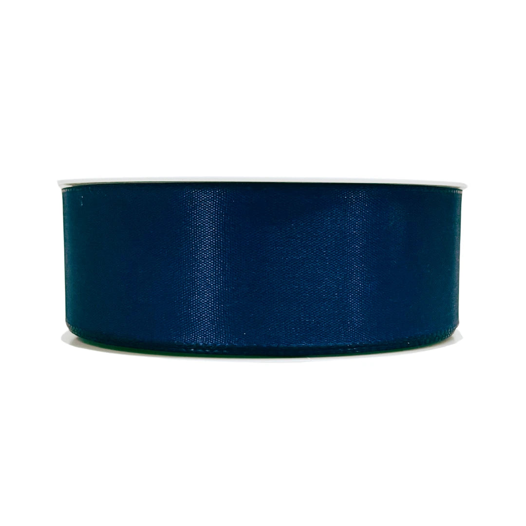 ruban taffetas bleu marine en bobine de 50 m, 4 largeurs (8 / 15 / 25 / 40 mm). Idéal pour emballage décoratif, boutique, événements