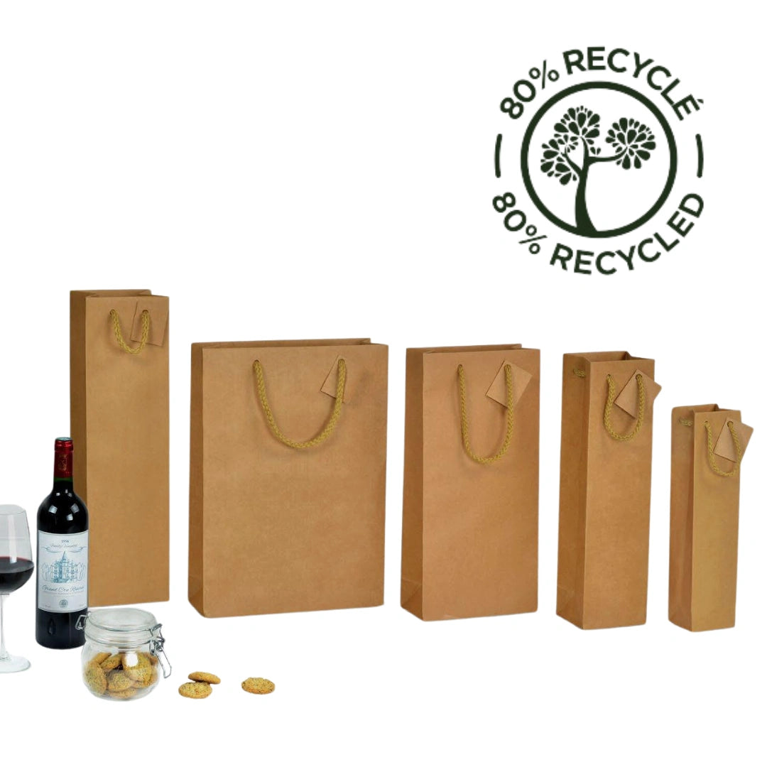 Sac kraft brun Chic Nature 175 g/m² pour 1 bouteille, avec poignées papier et carte cadeau incluse. Élégant, solide et recyclable.