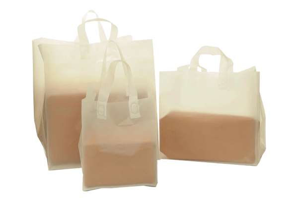 sac plastique givré en PEHD 60 µ avec poignées souples et fond plat, réutilisable et recyclable, idéal pour traiteurs, chocolatiers et boutiques
