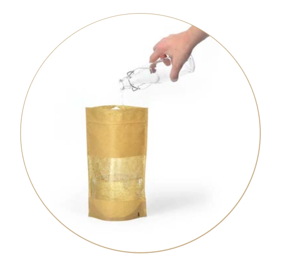 sachet zip noir hermétique avec fenêtre transparente, apte au contact alimentaire, idéal pour cafés, thés, épices, confiseries et produits secs ou gras