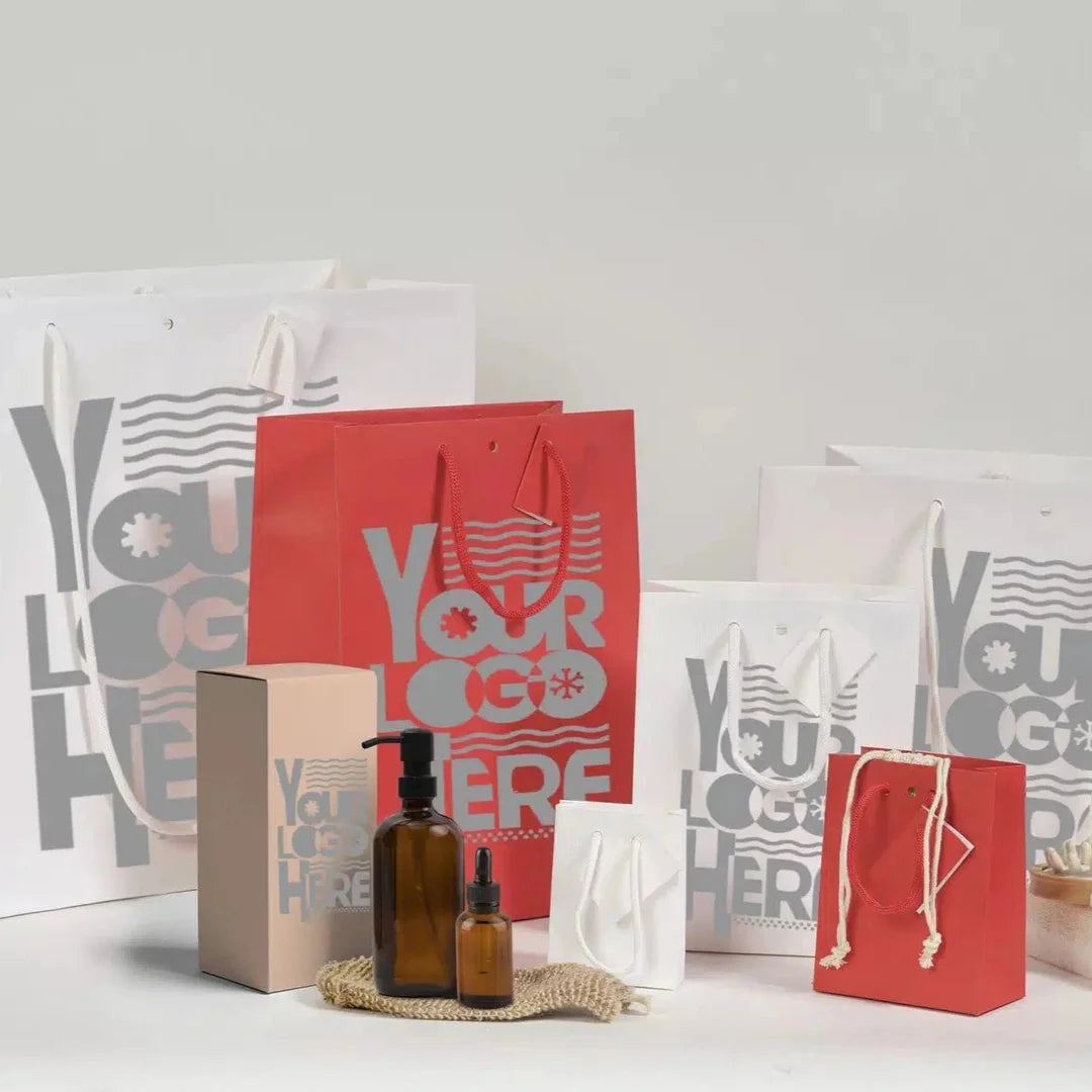 Montage de sacs papier blanc naturel personnalisés pour boutiques et magasins spécialisés