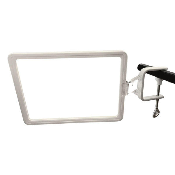 Détail de la pince mobile du serre-joint porte-affiche pour fixation sur support en magasin