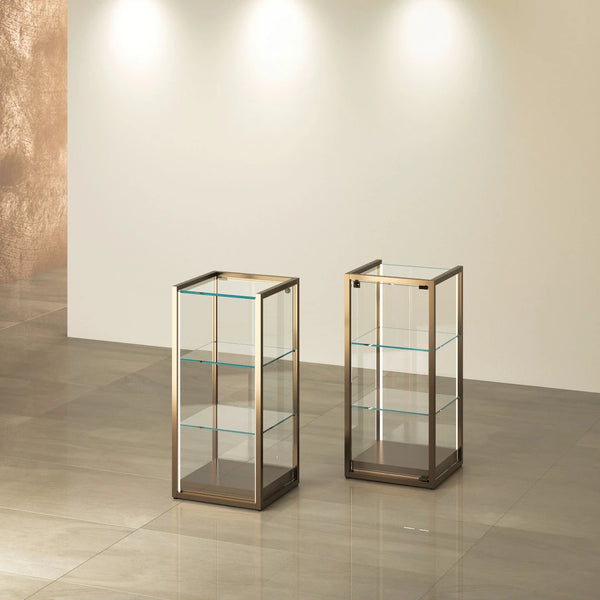 Vitrine colonne TM-45B bronze en verre avec étagères en verre pour présentation de bijoux, objets de collection et produits haut de gamme.