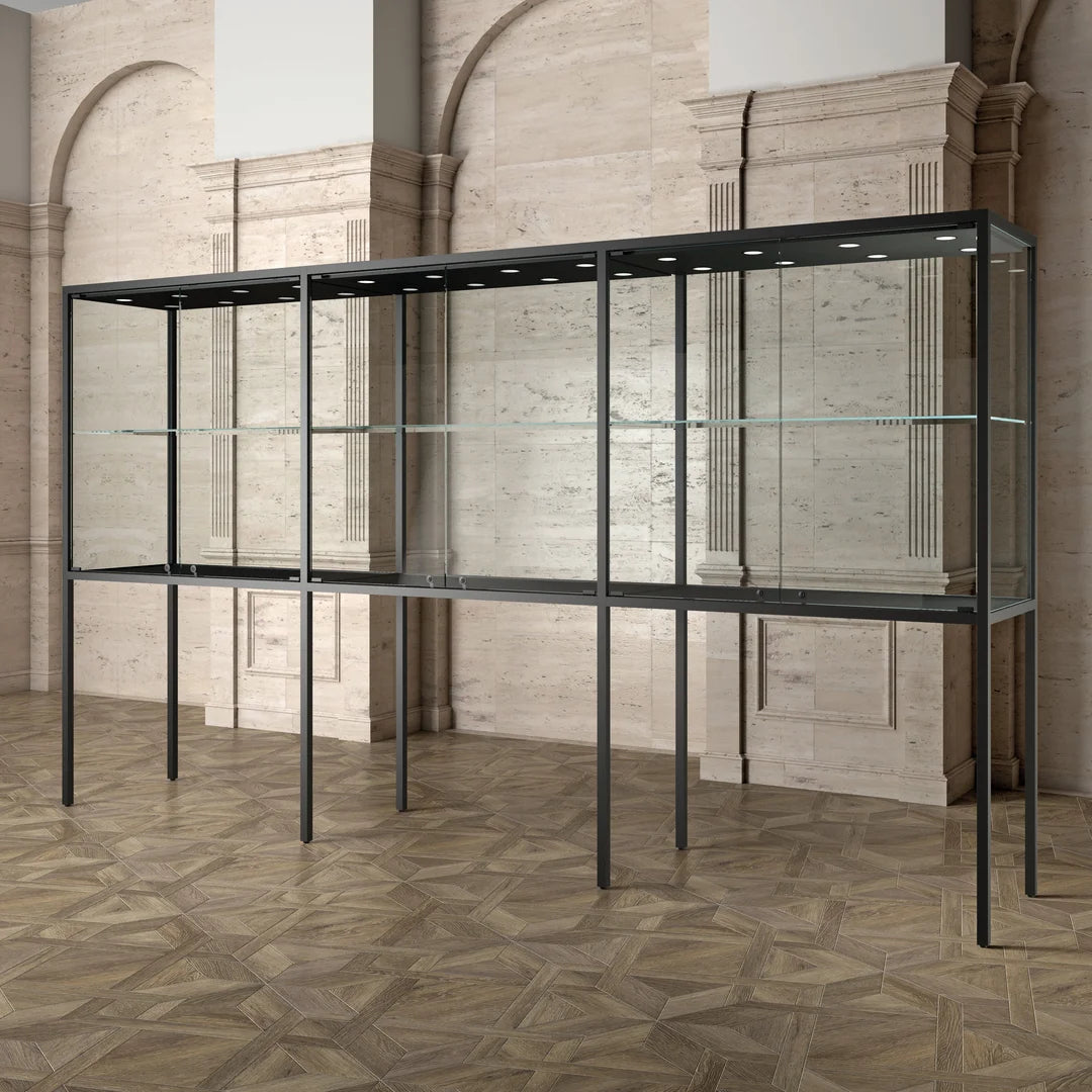 Détail intérieur vitrine d'exposition modulable avec éclairage LED et étagère réglable, Collection Musée
