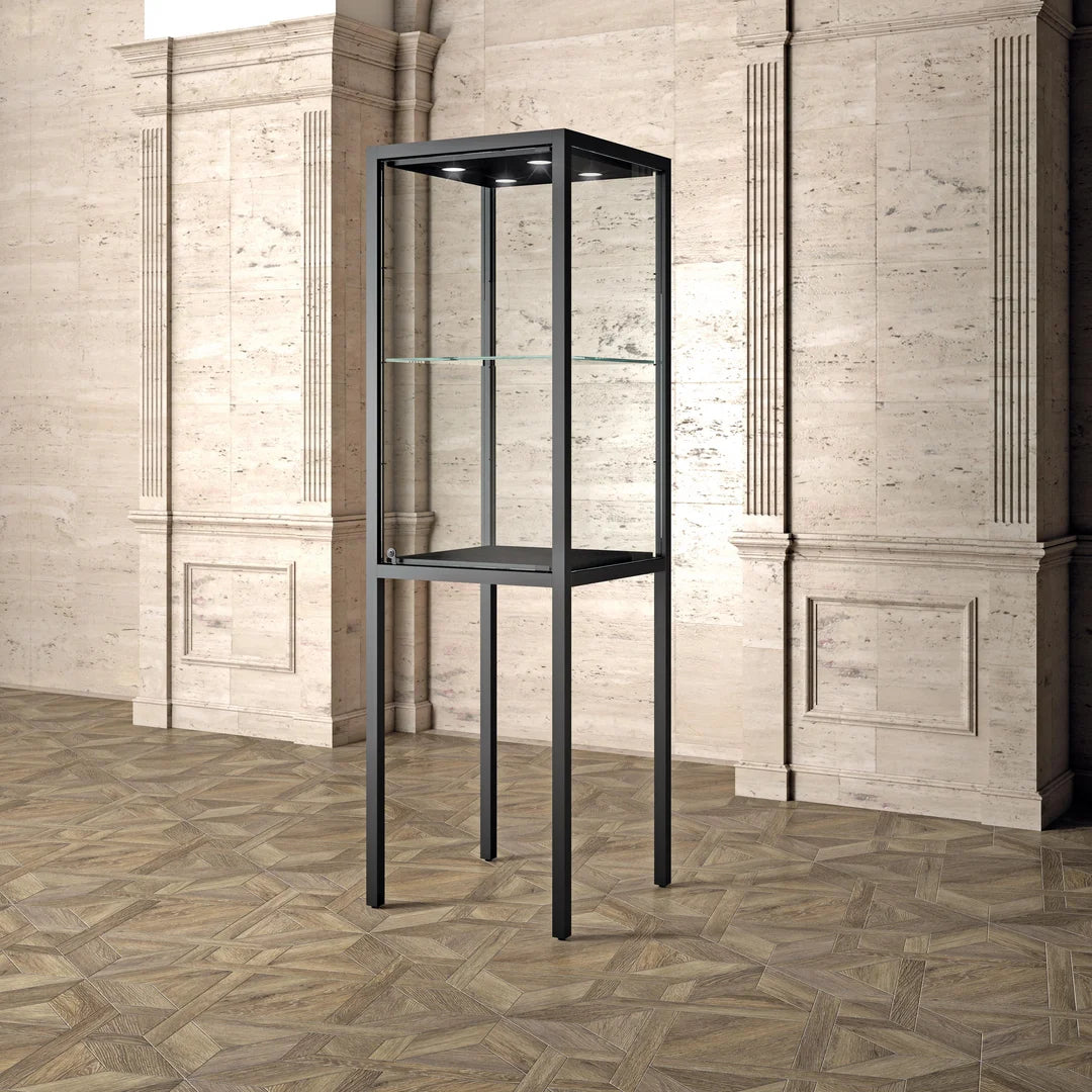 Vitrine d'exposition sur pieds avec éclairage LED, largeur 60 cm, verre trempé, Collection Musée