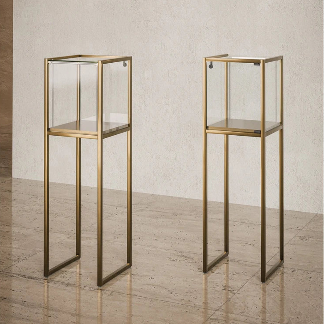 Vitrine podium en verre finition bronze anodisé TM-45TA pour exposition haut de gamme.