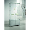 Vitrine en verre avec LED, 3 étagères et box de rangement sur roulettes pour exposition et stockage de produits en magasin.