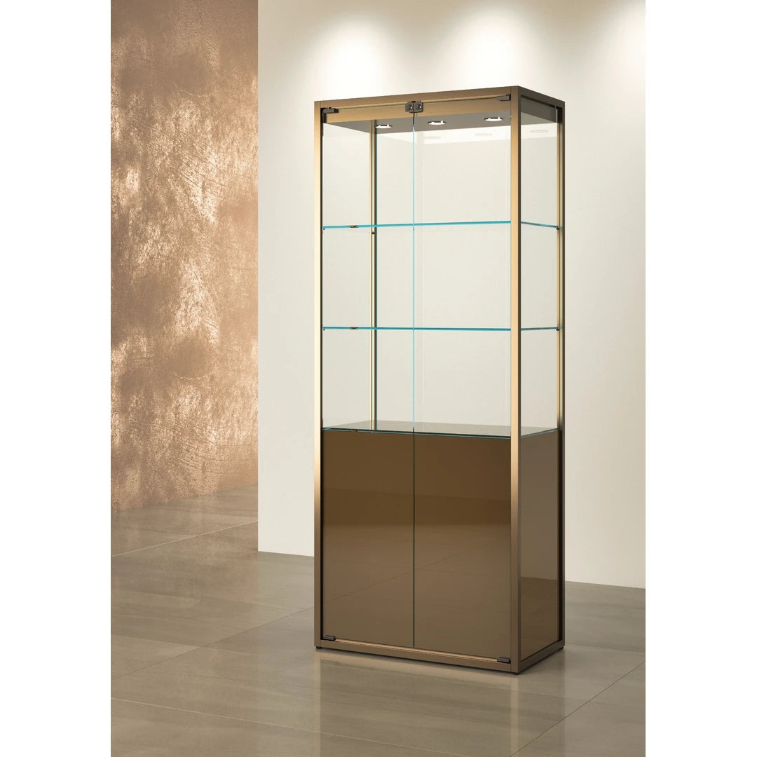Vitrine verticale TM-75VM finition bronze anodisé avec espace de stockage intégré.
