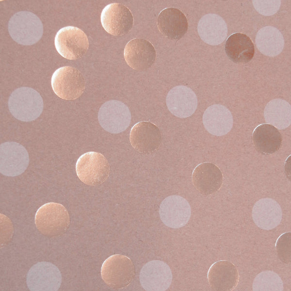 Boîte cube en papier kraft à pois blanc et or métallisé avec ruban doré – emballage cadeau chic et résistant disponible en deux formats