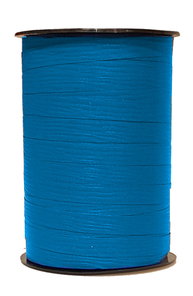 Bobine de crépon azur mat 250 m, souple et résistante. Idéale pour fleuristes, emballages cadeaux, décorations et présentations.