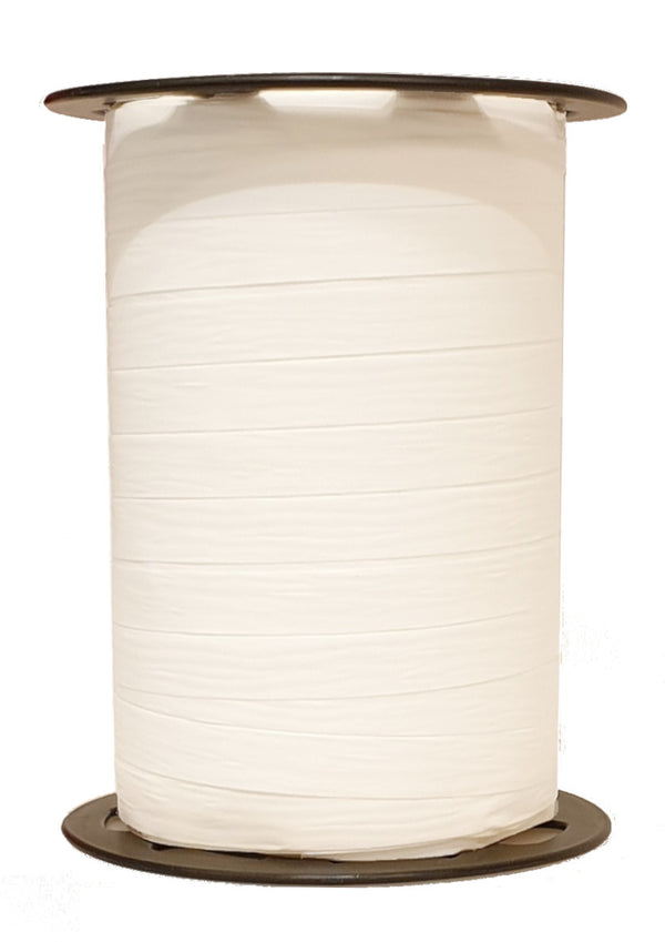 Bobine de crépon blanc mat 250 m, souple et résistante. Idéale pour fleuristes, emballages cadeaux, décorations et présentations.