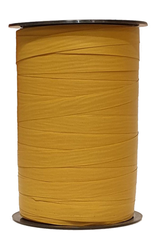 Bobine de crépon caramel mat 250 m, souple et résistante. Idéale pour fleuristes, emballages cadeaux, décorations et présentations.
