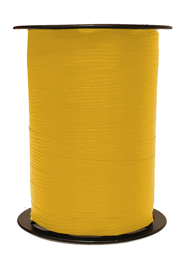 Bobine de crépon moutarde mat 250 m, souple et résistante. Idéale pour fleuristes, emballages cadeaux, décorations et présentations.